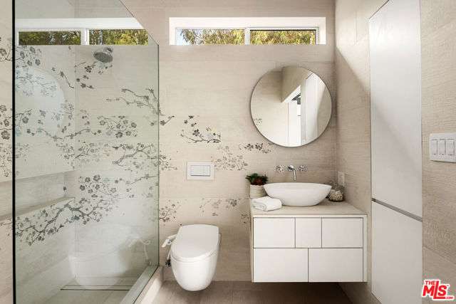 562 Stassi Lane, Santa Monica CA: https://media.crmls.org/mediaz/2f12011c-521a-4731-9080-1f3d177d57d7.jpg