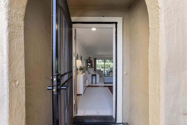 Detail Gallery Image 25 of 31 For 4670 Coralwood Cir, Carlsbad,  CA 92008 - 2 Beds | 2/1 Baths