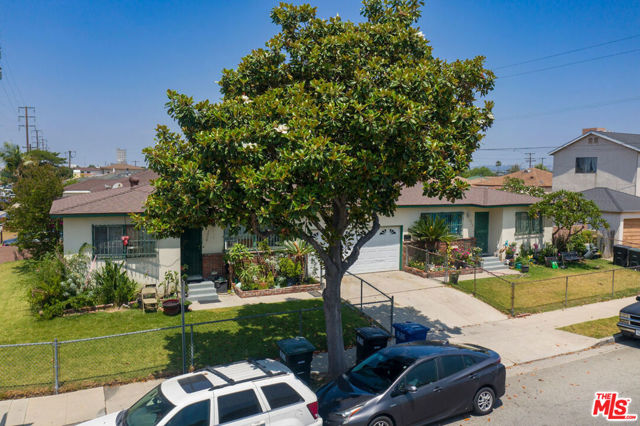 1513 Hendricks Avenue, Los Angeles CA: https://media.crmls.org/mediaz/2f13a649-cbb4-4525-bd2a-064f61ebc2fe.jpg