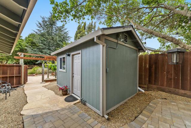 17529 Cross Road, Salinas CA: https://media.crmls.org/mediaz/2f13aebf-1335-4b76-80e0-698c44e9a5b3.jpg
