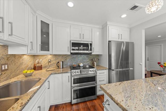 105 Calle Nivel, Los Gatos CA: https://media.crmls.org/mediaz/2f142acc-5a7b-47e2-9410-7487f0b368df.jpg