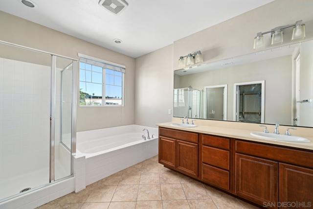 1786 Jasmine Way, Oceanside CA: https://media.crmls.org/mediaz/2f144a97-e8c7-4a77-868b-39affd213917.jpg