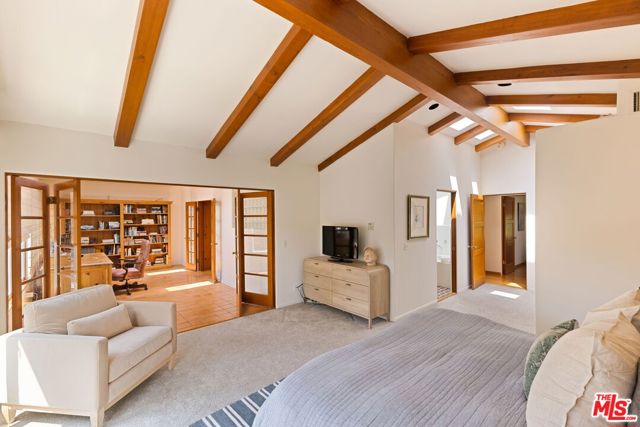 306 AMALFI Drive, Santa Monica CA: https://media.crmls.org/mediaz/2f146845-0564-4619-a928-5a6b5e7aaa40.jpg