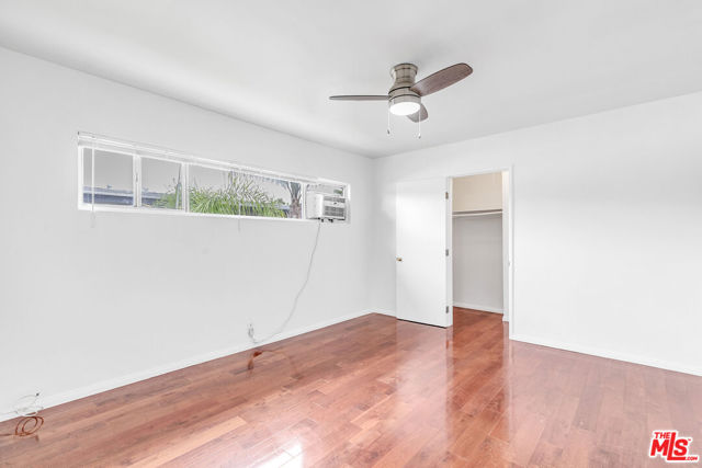 917 N Cedar Street, Inglewood CA: https://media.crmls.org/mediaz/2f14a9a7-4aee-489d-8c0d-2ea43fb9a598.jpg