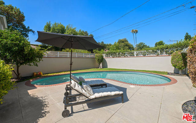 4547 Ledge Avenue photo 6
