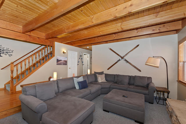 387 Wren Drive, Big Bear CA: https://media.crmls.org/mediaz/2f15c1ea-7080-4d12-9a03-06ebe3615c25.jpg