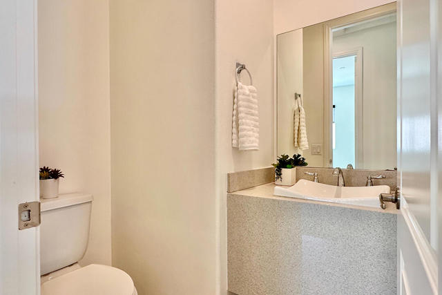 1247 Oro, Palm Springs CA: https://media.crmls.org/mediaz/2f15db16-b28d-45b5-8cf4-77ec7d9d1cb2.jpg
