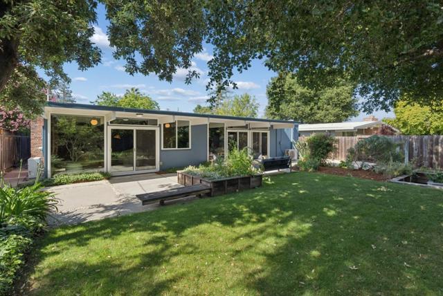 822 Dartshire Way, Sunnyvale CA: https://media.crmls.org/mediaz/2f16bdff-59e9-44c9-8189-3ec499cd313d.jpg