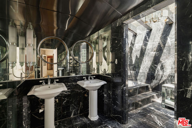 7319 Woodrow Wilson Drive, Los Angeles CA: https://media.crmls.org/mediaz/2f1724c3-f5b2-4e17-9eaa-3e314cfe0970.jpg