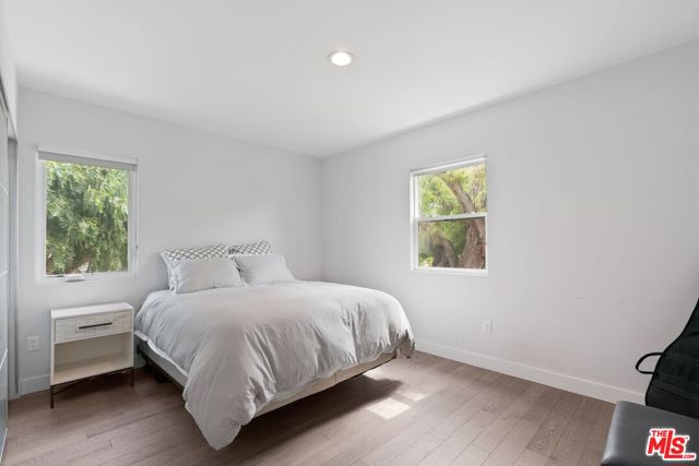 8107 Yorktown Avenue, Los Angeles CA: https://media.crmls.org/mediaz/2f184aef-828b-4b22-bed3-a0132407306f.jpg