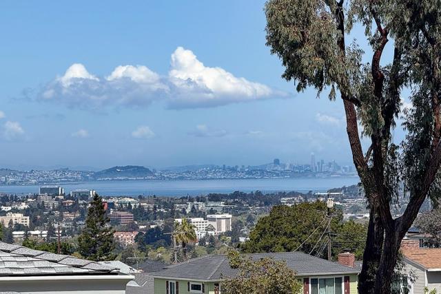 500 La Casa Avenue, San Mateo CA: https://media.crmls.org/mediaz/2f18deb9-5269-4039-ac85-122237a00621.jpg