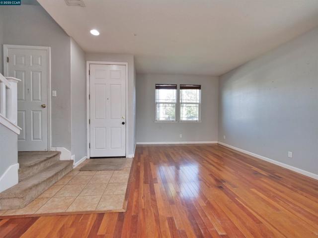 2035 Pasado Avenue, Manteca CA: https://media.crmls.org/mediaz/2f1963cf-fd69-4041-afb7-2f8a92629e75.jpg
