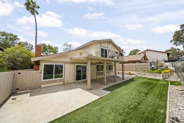 223 Cottingham Ct, Oceanside CA: https://media.crmls.org/mediaz/2f1a1237-0436-4d9b-b6db-2331d498ec08.jpg