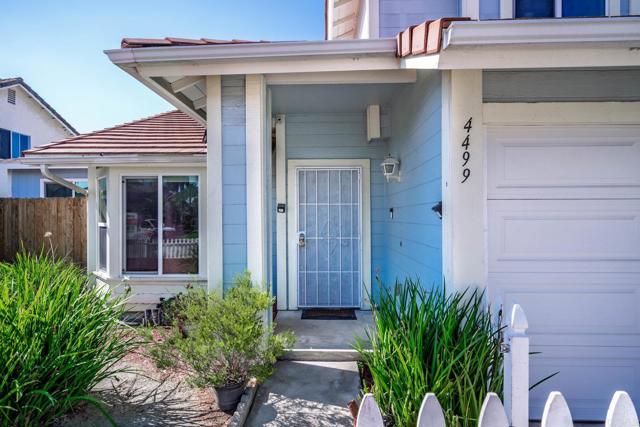 Detail Gallery Image 13 of 48 For 4499 Pebble Beach Dr, Oceanside,  CA 92057 - 4 Beds | 3 Baths