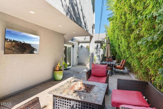 Detail Gallery Image 17 of 21 For 4242 Van Nuys Bld, Los Angeles,  CA 91403 - 3 Beds | 3 Baths