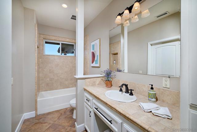 38408 Mesa Rd, Temecula CA: https://media.crmls.org/mediaz/2f1b1458-c010-40d7-ab2d-a0ca01884d70.jpg