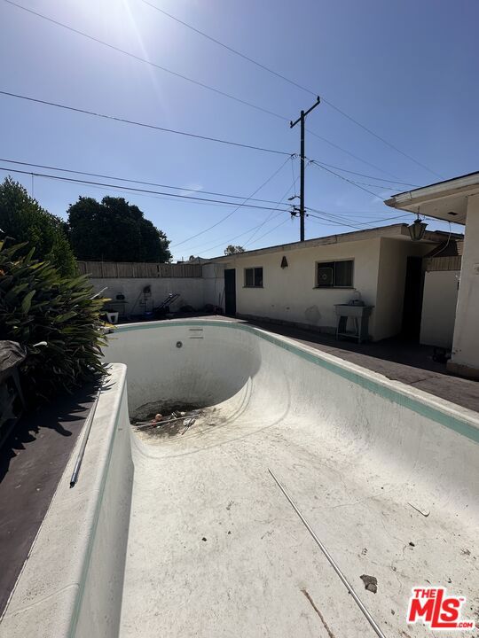 2 Bed Home for Sale in Compton, California
