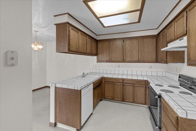1575 Sepulveda Drive, Salinas CA: https://media.crmls.org/mediaz/2f1bc48d-3c66-440c-a39d-46ffeaab3dc2.jpg