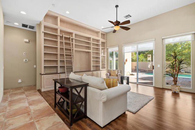 42 Marricopa Court, Palm Desert CA: https://media.crmls.org/mediaz/2f1c28e0-e508-4894-86db-4943dc49c74b.jpg