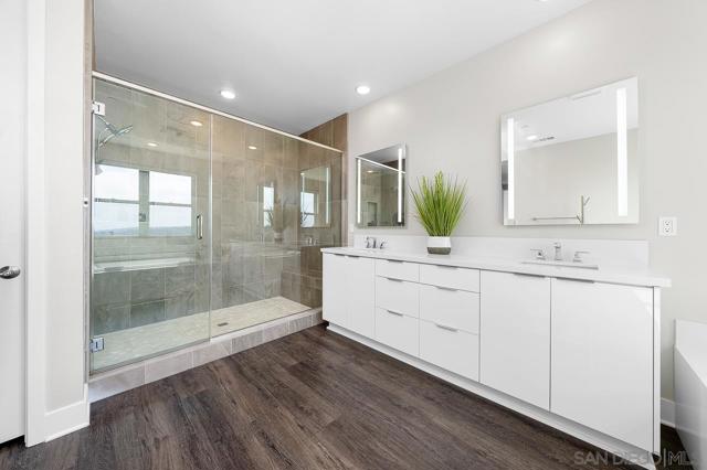 13722 Canyon Loop Trl, San Diego CA: https://media.crmls.org/mediaz/2f1ca396-227e-4679-9e0e-1b6a1398181d.jpg