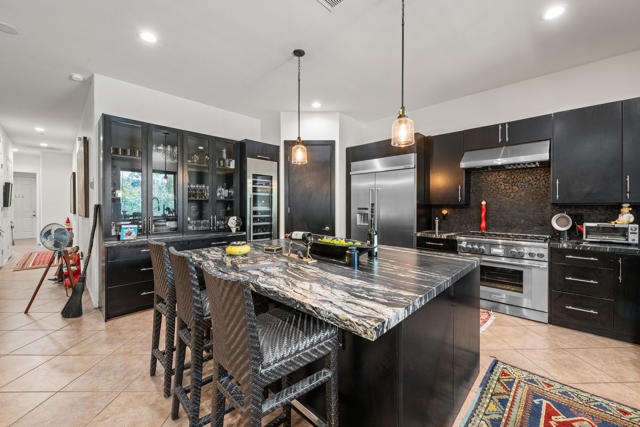 7 Chopin Court, Rancho Mirage CA: https://media.crmls.org/mediaz/2f1cc328-09d7-48d9-af37-545f21572d90.jpg