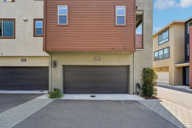 5860 Midnight Place, Dublin CA: https://media.crmls.org/mediaz/2f1d2667-8ef1-417a-a9b6-236f2e546dae.jpg