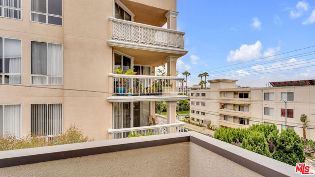 1434 Greenfield Avenue, Los Angeles CA: https://media.crmls.org/mediaz/2f1d66c4-a6dd-423a-af03-86cf7e435b71.jpg