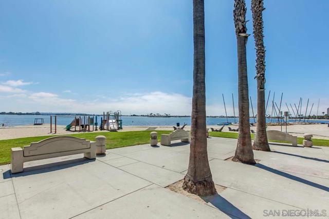 819 Kennebeck Ct, San Diego CA: https://media.crmls.org/mediaz/2f1d725c-88f4-40e3-addf-4c81bf0603c0.jpg
