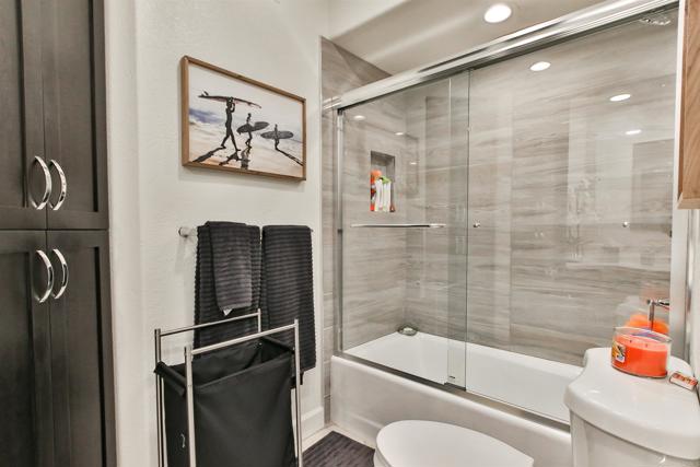 Detail Gallery Image 4 of 22 For 1099 1st St #119,  Coronado,  CA 92118 - 2 Beds | 2/1 Baths