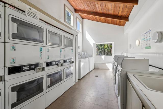 980 Kiely Boulevard, Santa Clara CA: https://media.crmls.org/mediaz/2f1e3e46-48b0-4f5d-a78d-c104c369d791.jpg