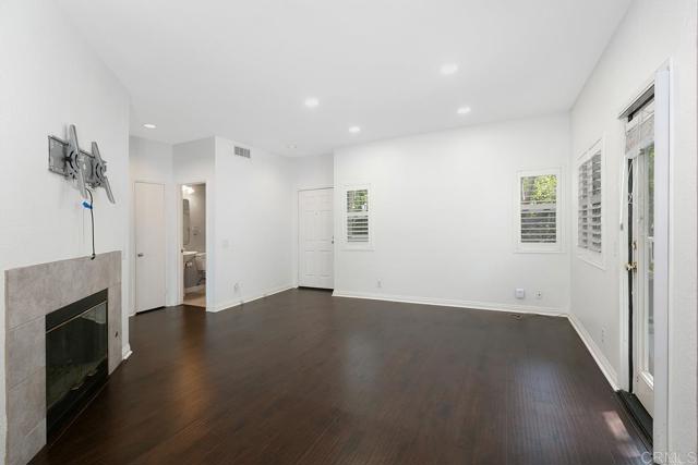 9910 Scripps Vista Way, San Diego CA: https://media.crmls.org/mediaz/2f1f3f42-4706-4013-931a-32774ce62629.jpg