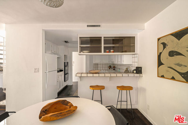 11752 Bellagio Road, Los Angeles CA: https://media.crmls.org/mediaz/2f1fb528-70e4-437f-b777-eddec4fe064f.jpg