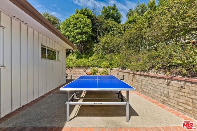 251 Ashdale Avenue, Los Angeles CA: https://media.crmls.org/mediaz/2f1fca88-804d-4514-b386-c6813a544d2d.jpg