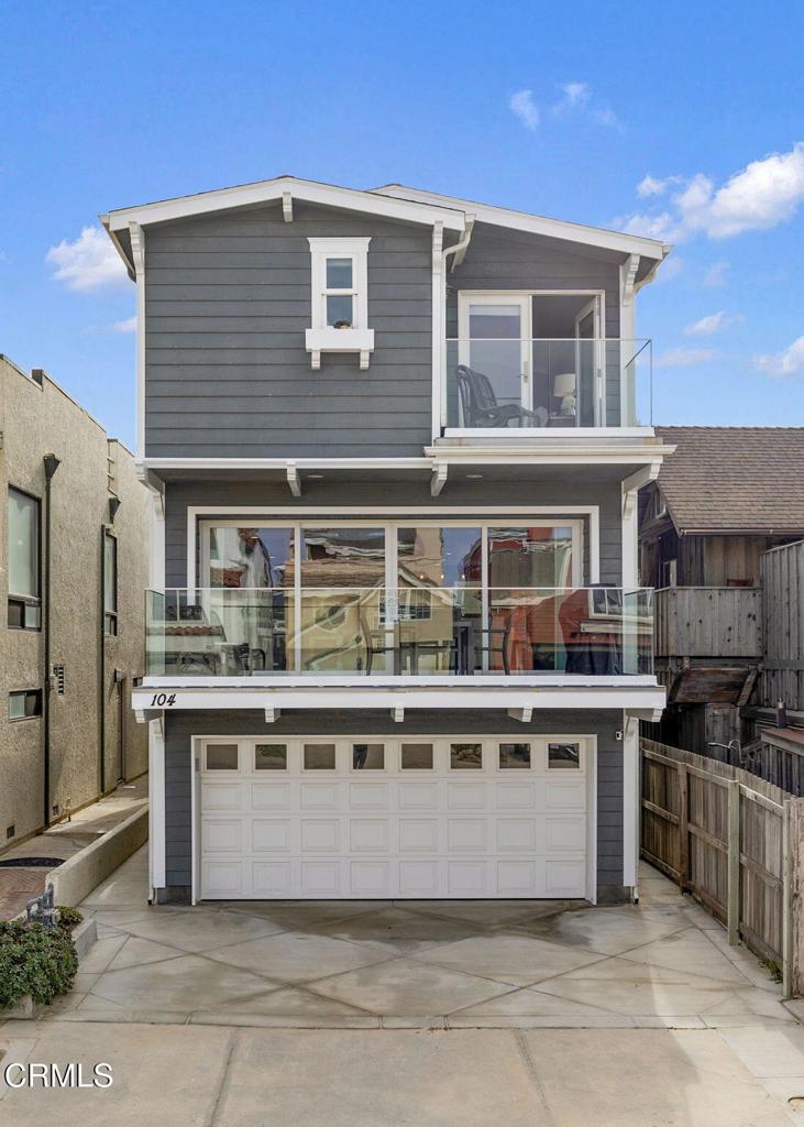 104 La Brea Street