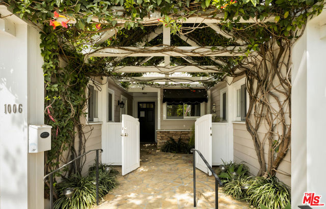 1006 Las Pulgas Road photo 2