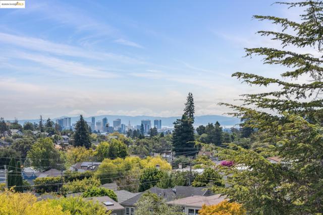 5968 Chabot Crest, Oakland CA: https://media.crmls.org/mediaz/2f1fe71b-3e4b-43fb-932c-4e35f5f4d771.jpg