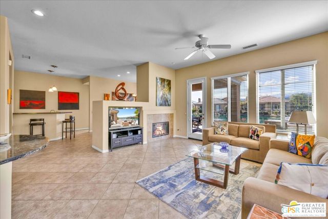 109 Shoreline Drive, Rancho Mirage CA: https://media.crmls.org/mediaz/2f204756-5b26-4b8a-b544-c4740c6d81db.jpg