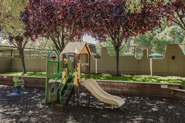 815 N Humboldt Street, San Mateo CA: https://media.crmls.org/mediaz/2f20dee1-b927-46aa-8edc-2e609215ed6f.jpg