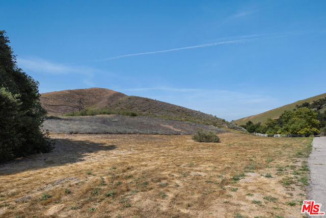0 E Blythedale Road, Agoura Hills CA: https://media.crmls.org/mediaz/2f21865e-5b09-423d-b965-36da44cb7869.jpg