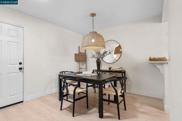 6625 Pioneer Ln, Dublin CA: https://media.crmls.org/mediaz/2f21ddbb-9fe0-4e5e-93f1-15307f965386.jpg