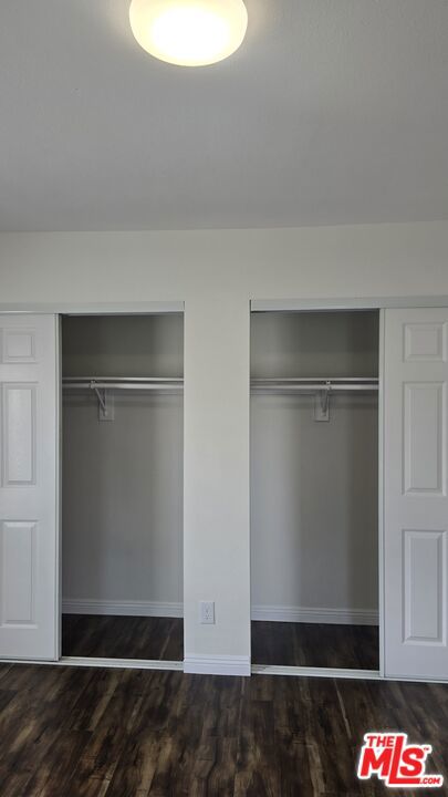 4514 W 11th Place, Los Angeles CA: https://media.crmls.org/mediaz/2f220e88-dedd-455b-834f-6d4077e1c754.jpg