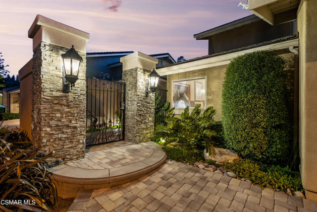 1635 Ryder Cup Drive, Westlake Village CA: https://media.crmls.org/mediaz/2f22e728-d401-4149-96ad-b79a57b7c49e.jpg