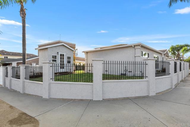 4704 Jumano Avenue, San Diego CA: https://media.crmls.org/mediaz/2f22f95f-31ea-4a90-934e-cf543bd29bf5.jpg