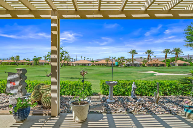 80474 Muirfield Drive, Indio CA: https://media.crmls.org/mediaz/2f2394e2-6331-4b46-9d71-803e6c8b1048.jpg