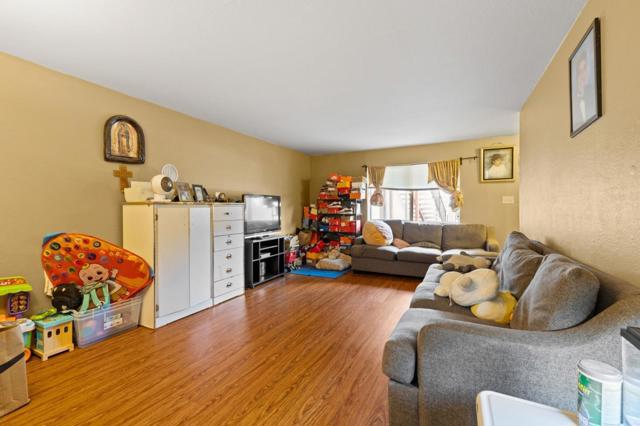 306 Beech Street, Redwood City CA: https://media.crmls.org/mediaz/2f23de7b-3fb1-40f9-82e0-4fadc90a09a9.jpg