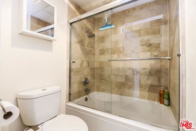 620 S Gramercy Place, Los Angeles CA: https://media.crmls.org/mediaz/2f23e0a1-eb6e-4813-80af-85e76d2221f5.jpg