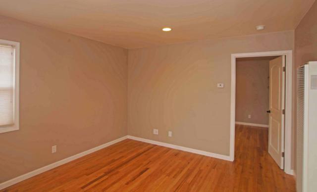 1138 Laurel Street, Santa Cruz CA: https://media.crmls.org/mediaz/2f246fc3-b9dc-4b50-a201-3503c4268eec.jpg
