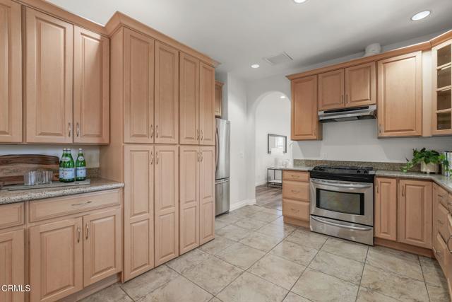 Detail Gallery Image 6 of 32 For 1842 Sinaloa Ave, Pasadena,  CA 91104 - 5 Beds | 3/1 Baths