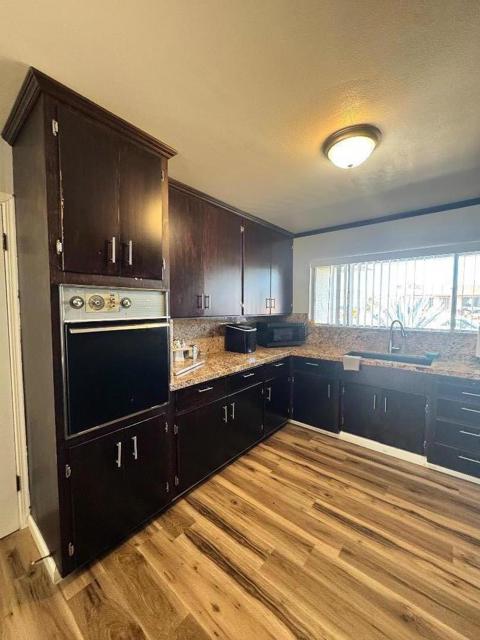 1121 Granada Avenue, Salinas CA: https://media.crmls.org/mediaz/2f258300-1438-4eab-996a-b9878c619c7a.jpg