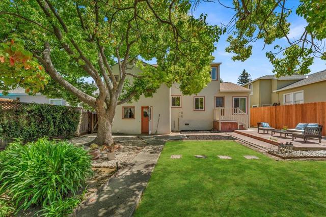 526 Sylvan Avenue, San Mateo CA: https://media.crmls.org/mediaz/2f2593ef-9fac-43a7-aeaf-cd185a16f8e2.jpg